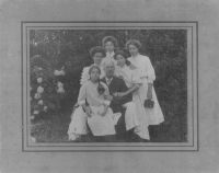 Filename=ed_daughters.jpg
Filesize=79KiB
Dimensions=900x712
Date added=Nov 19, 2006 ed_daughters.jpg