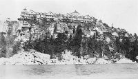 Filename=Lake_Minnewaska_Cliff_House_1920.jpg
Filesize=41KiB
Dimensions=672x388
Date added=Nov 19, 2006 Lake_Minnewaska_Cliff_House_1920.jpg