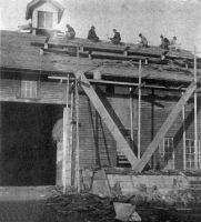 Filename=barnbuild.jpg
Filesize=60KiB
Dimensions=587x648
Date added=Nov 19, 2006 barnbuild.jpg