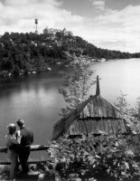 Filename=couple_facing_cliff_house.jpg
Filesize=30KiB
Dimensions=389x500
Date added=Nov 19, 2006 couple_facing_cliff_house.jpg